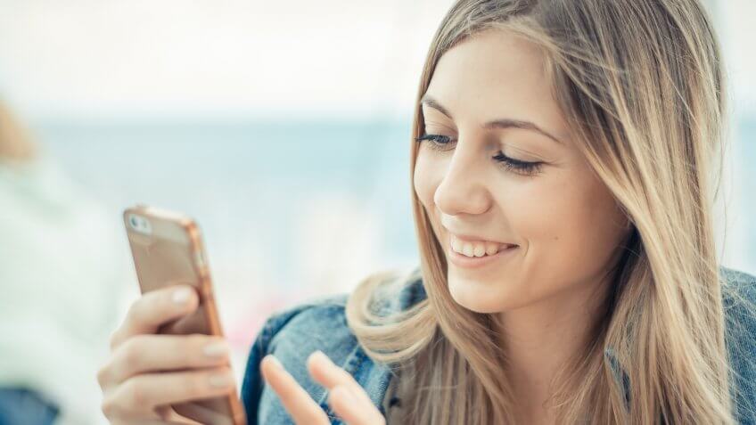 How to Withdraw Cash From an Online Bank
