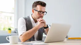 3 Things You Are Doing Wrong If You Earn Over $300K and Still Live Paycheck to Paycheck