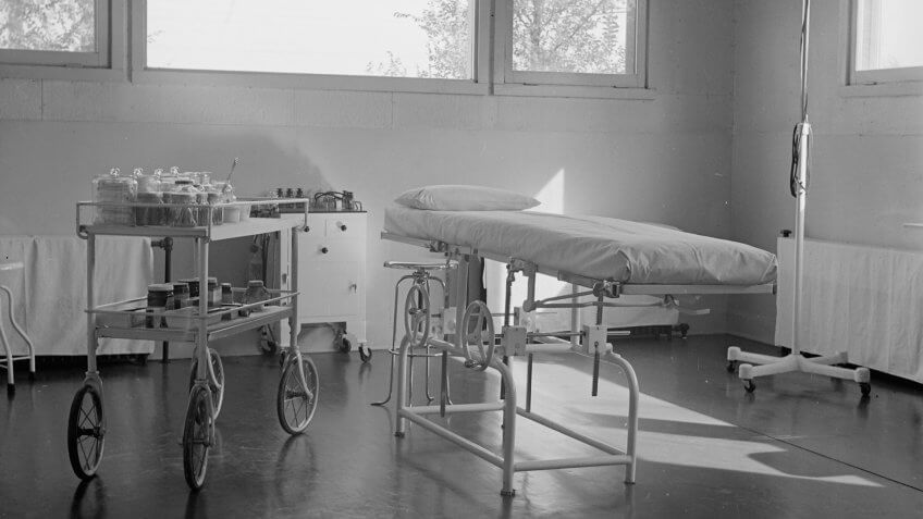 12114, 1945, Horizontal, Hospital, black and white, medicine