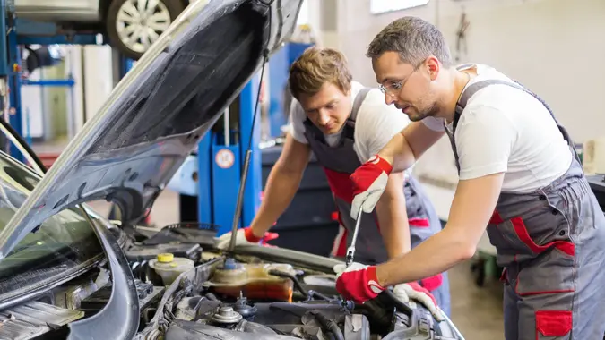 I’m a Mechanic: The One Oil Change Mistake That Ruins Engines I’m a Mechanic: The One Oil Change Mistake That Ruins Engines