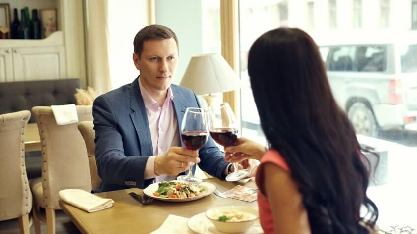 married-couple-eating