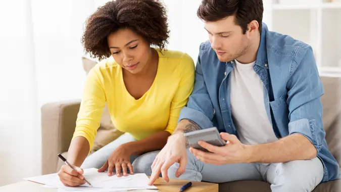 11646, Horizontal, millennials, money, people