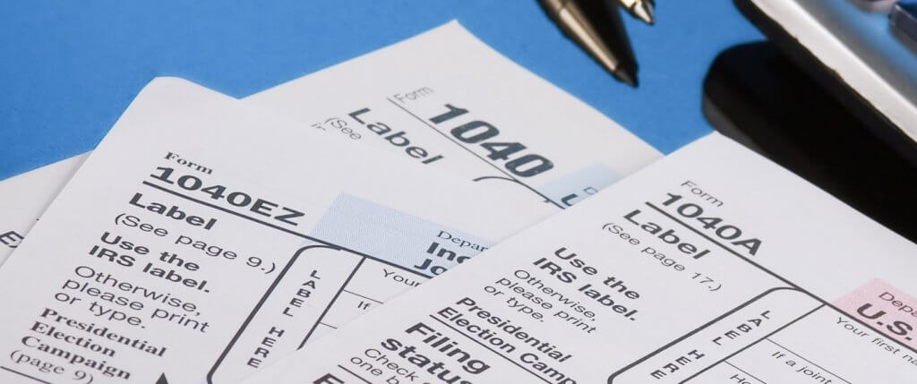 What Is The Difference Between Tax Forms 1040 1040a And 1040ez Gobankingrates 8619
