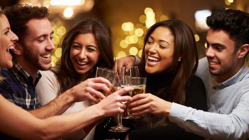 friends-drinking