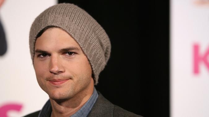 MELBOURNE, AUSTRALIA - JULY 20: Ashton Kutcher arrives at the premiere of "Killers" at the Village Jam Factory on July 20, 2010 in Melbourne, Australia.