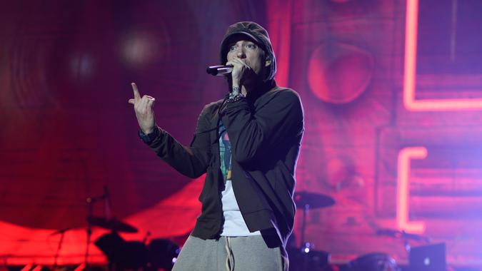 CHICAGO, IL - AUGUST 01: Eminem performs at Samsung Galaxy stage during 2014 Lollapalooza Day One at Grant Park on August 1, 2014 in Chicago, Illinois.