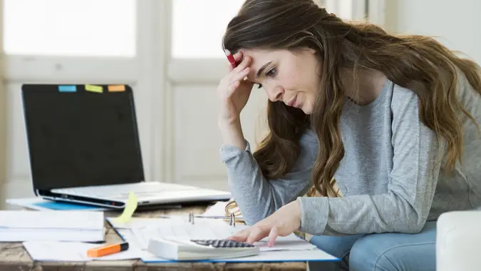 woman-living-debt