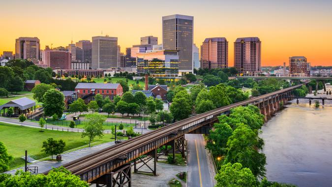 Richmond, Virginia, USA downtown skyline.