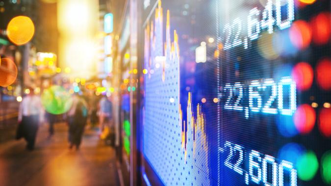 display stock market numbers and graph.