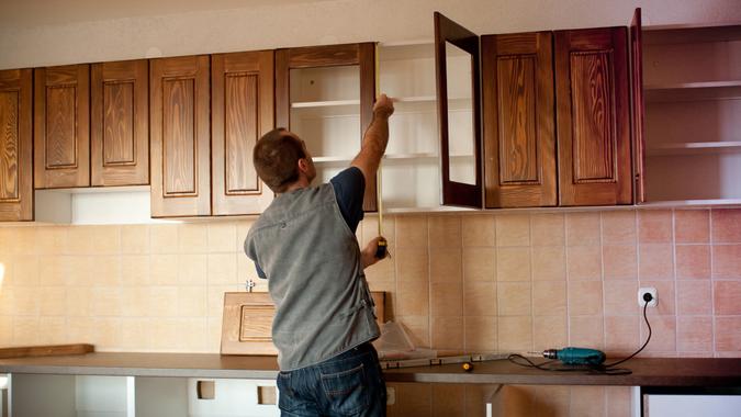 I’m a Contractor: Here Are 5 Ways To Save Money on Home Renovations