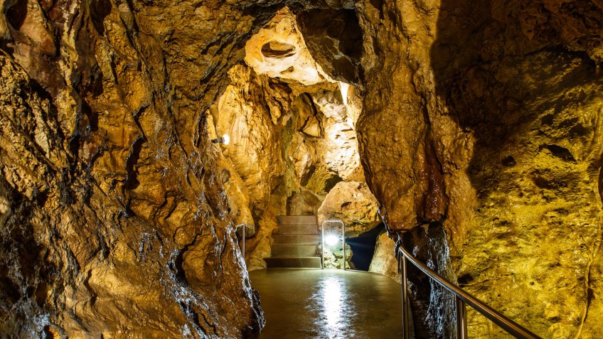 Photo of limestone cave system under Budapest.