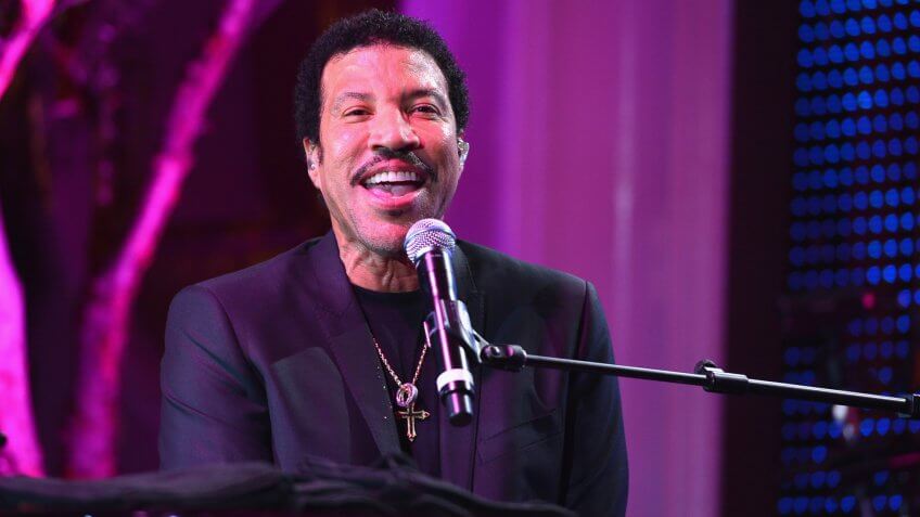 BEVERLY HILLS, CA - JANUARY 24: Singer Lionel Richie performs at The Voice Health Institute's "Raise Your Voice" benefit at the Beverly Hills Hotel on January 24, 2013 in Beverly Hills, California.