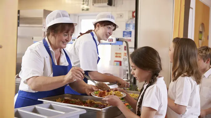 cafeteria-worker