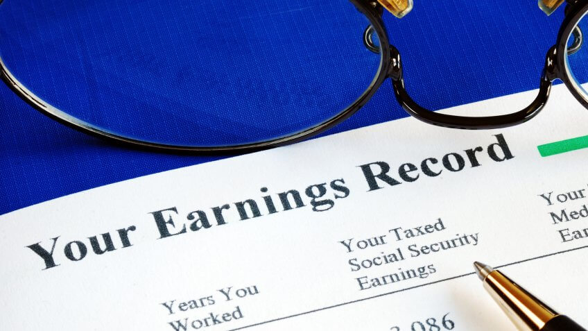 Inspect the Social Security earning report concepts of retirement pension.