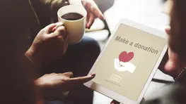 5 Ways To Give Back This Holiday Season Without Spending a Fortune