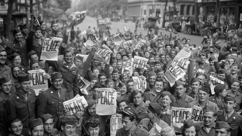 1945-Paris-American-Militar