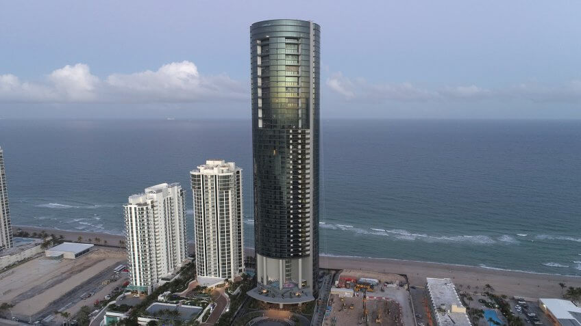 Porsche-Design-Tower-FL