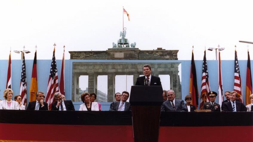 1987-President-Reagan-Berlin-Wall-Gorbachev