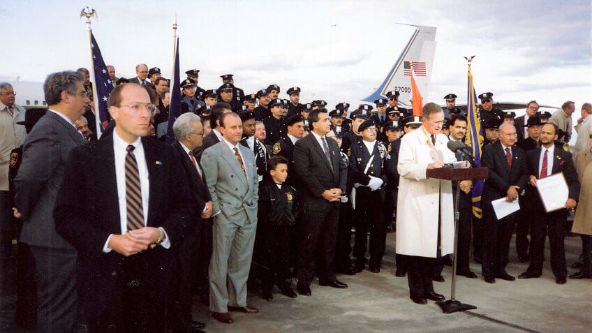 1992-President-Bush-Newark-Airport