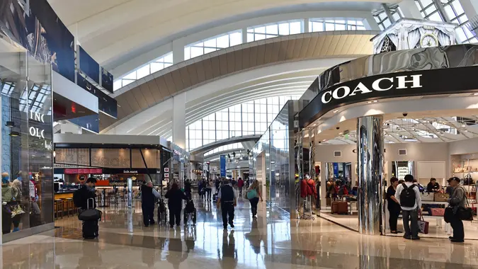 airport-shopping