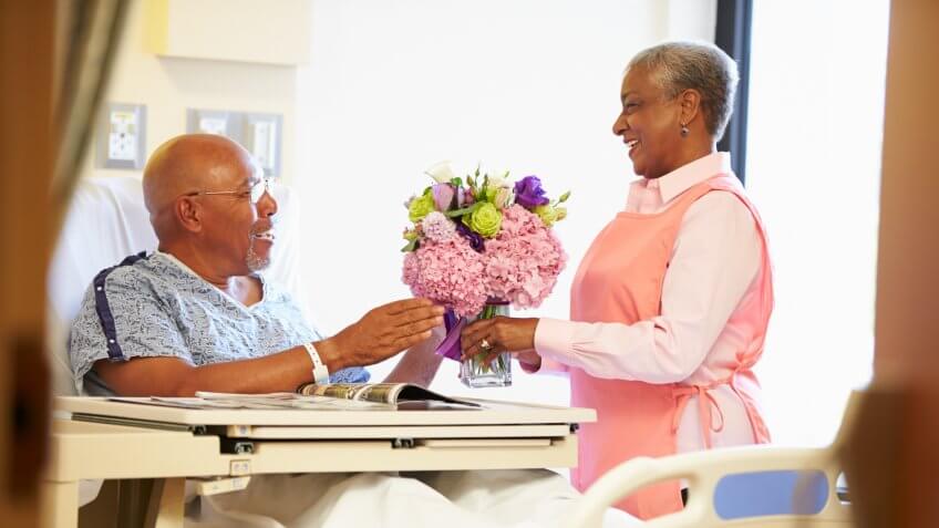 seniors volunteer
