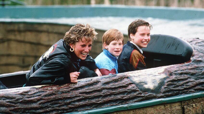 PRINCESS DIANA WITH HER SONS PRINCE HARRY AND PRINCE WILLIAMPRINCESS DIANA AT THORPE PARK, BRITAIN - ARP 1993.