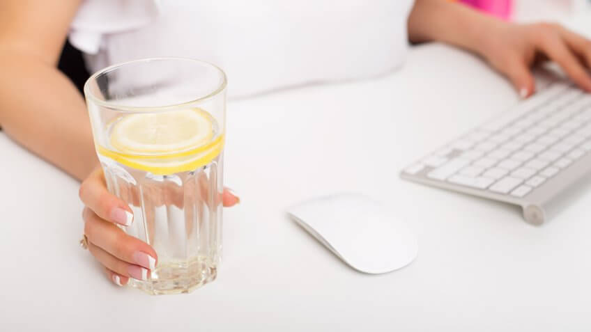 drink-lemon-water