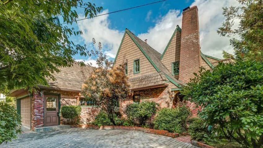 5500 SW Menefee Dr Portland, OR 97239