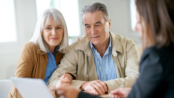 retirees talking to a financial expert
