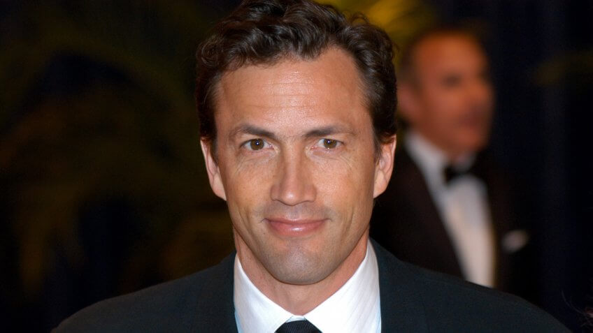 WASHINGTON MAY 1 - Andrew Shue arrives at the White House Correspondents Association Dinner May 1, 2010 in Washington, D.