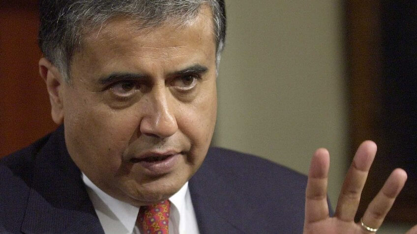 Fred Hassan, chief executive of Pharmacia Corp.