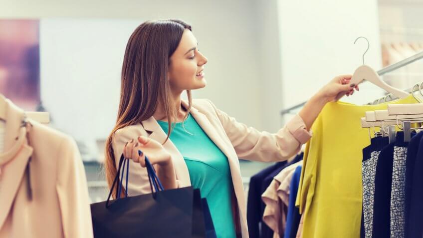 girl-shopping