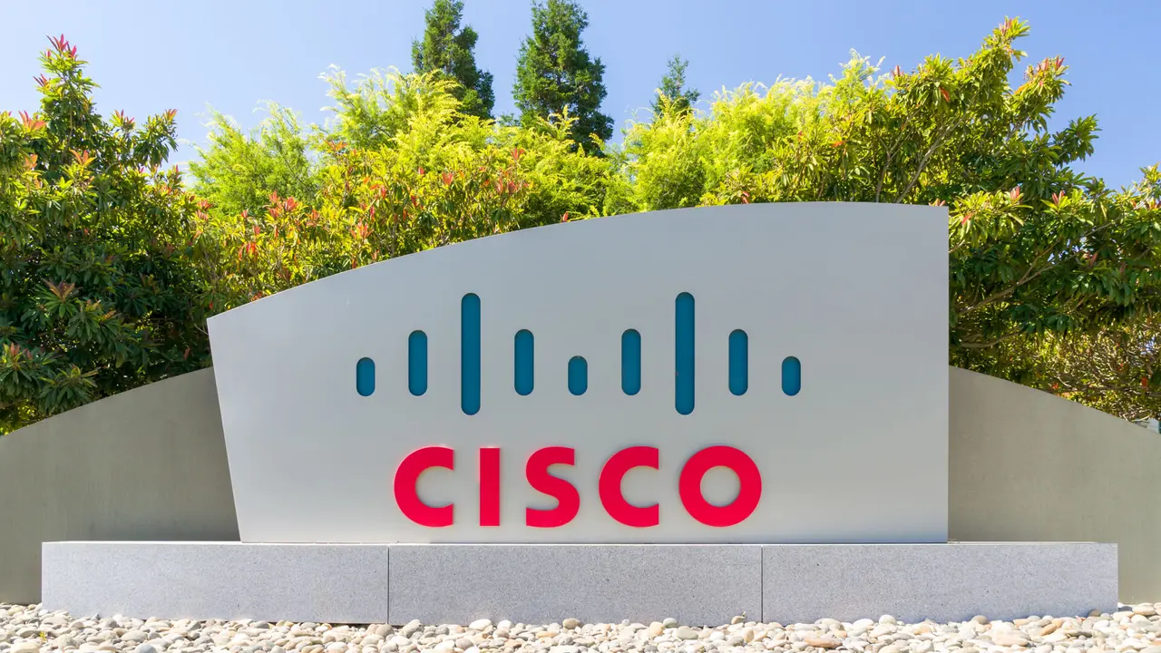 SAN JOSE, CA/USA - JULY 30, 2017: Cisco corporate headquarters and logo.