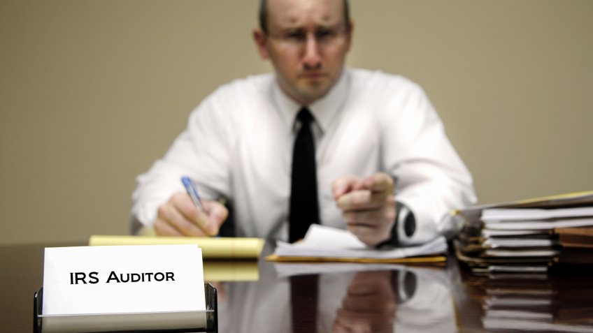 irs auditor, tax man
