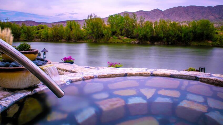 Riverbend Hot Springs, hot springs