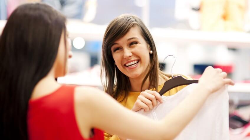 millennials-socially-shopping