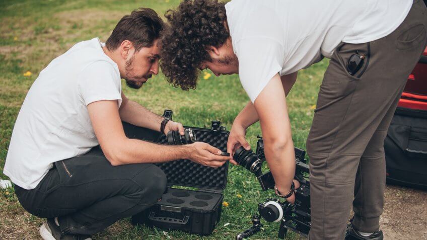 production-assistants-work-long-hours-little-money