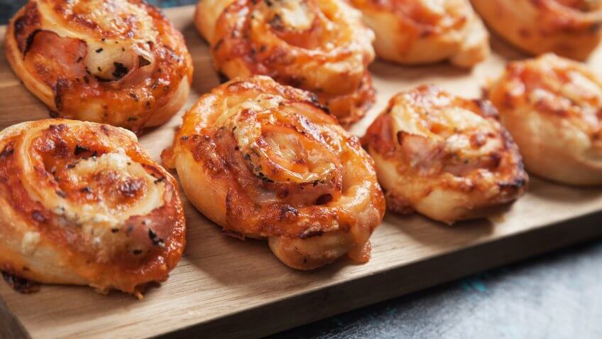 cheesy-pizza-rolls