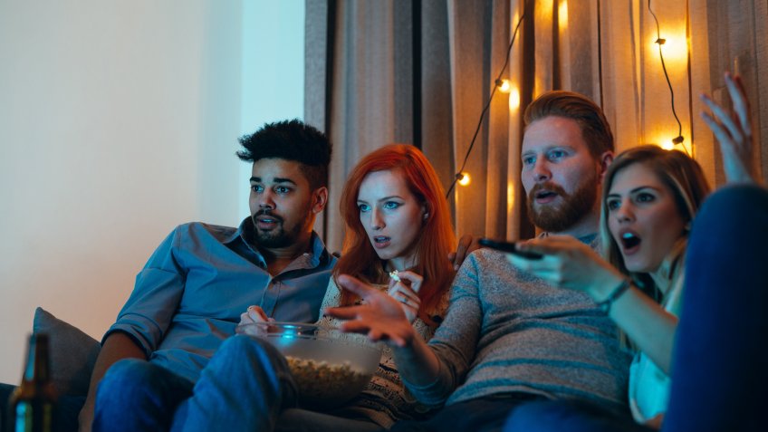 watching-movie-with-friends