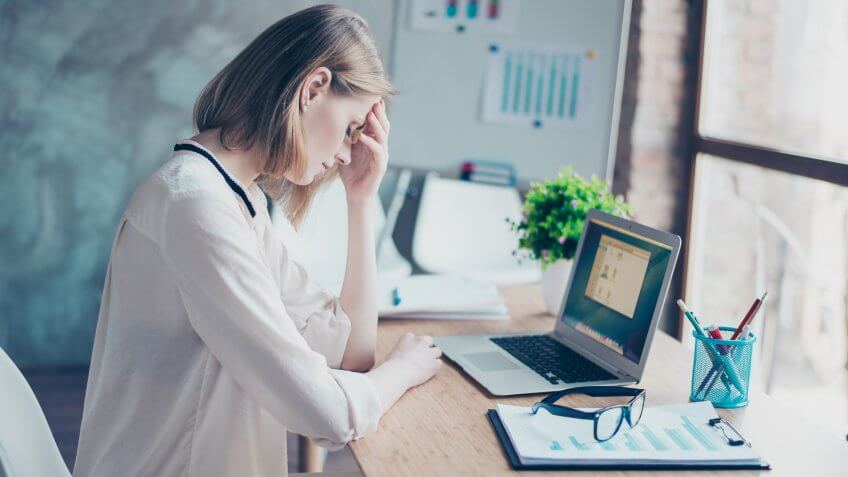 woman-frustrated-financially