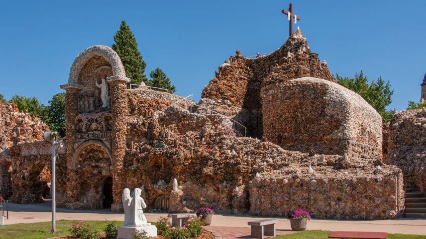 Grotto of Redemption, Iowa, Travel, destinations, hidden gems, travel destination
