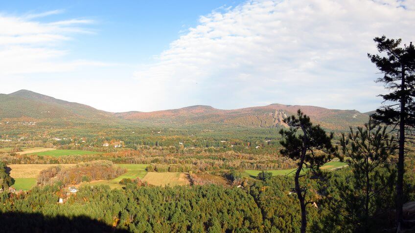 View from Cathedral Ledge, North Conway, New Hampshire, United States.