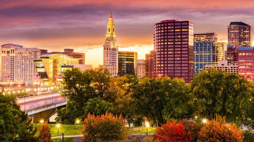 Hartford, Connecticut, USA downtown skyline.
