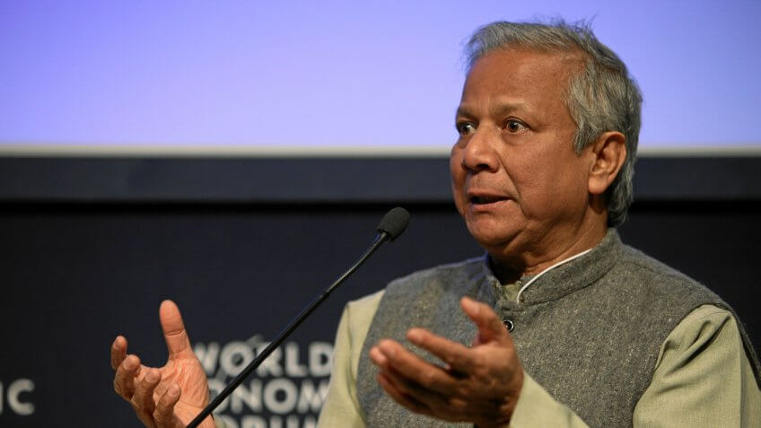 DAVOS-KLOSTERS/SWITZERLAND, 29JAN09 - Muhammad Yunus, Managing Director, Grameen Bank, Bangladesh, listens during the session 'Restoring Growth through Social Business' at the Annual Meeting 2009 of the World Economic Forum in Davos, Switzerland, January 29, 2009.