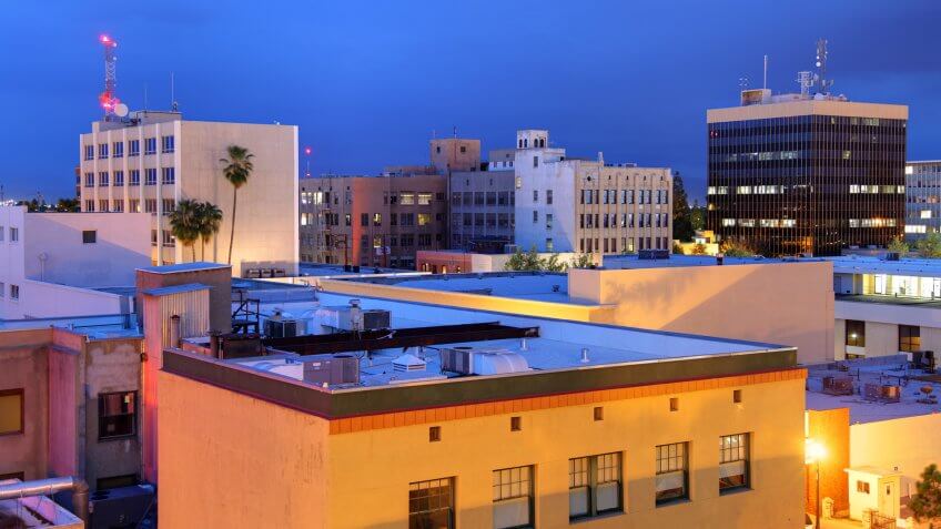 Bakersfield is a major city near the southern end of the San Joaquin Valley in Kern County, California.