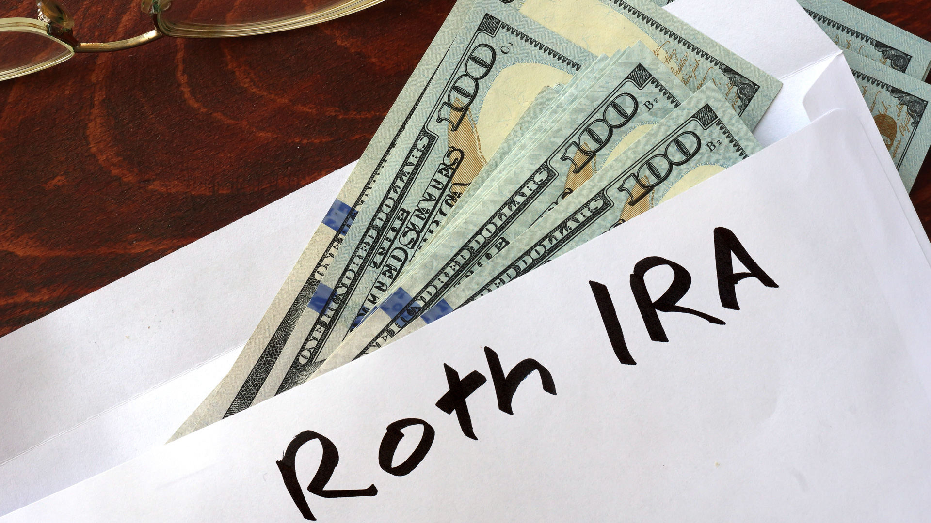 I’m a Financial Expert: This is the No. 1 Mistake Americans Make With Their Roth IRAs