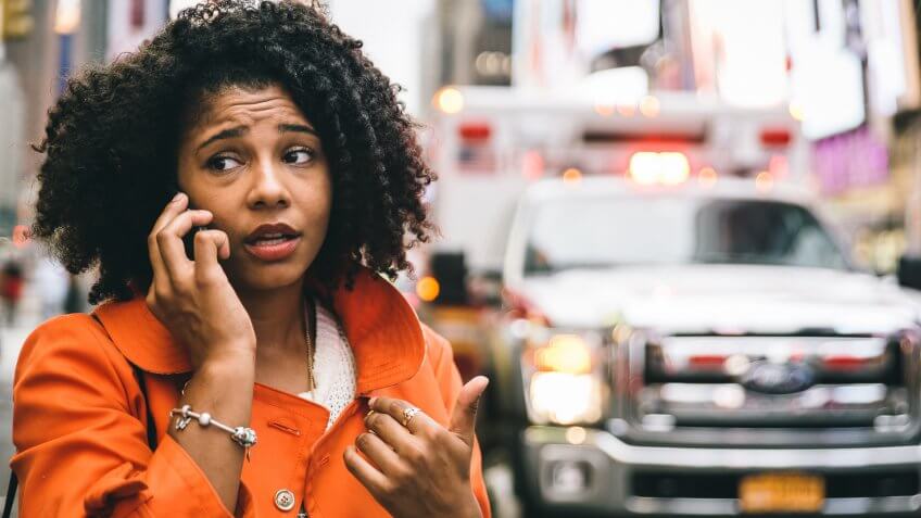 woman-calling-family-emergency