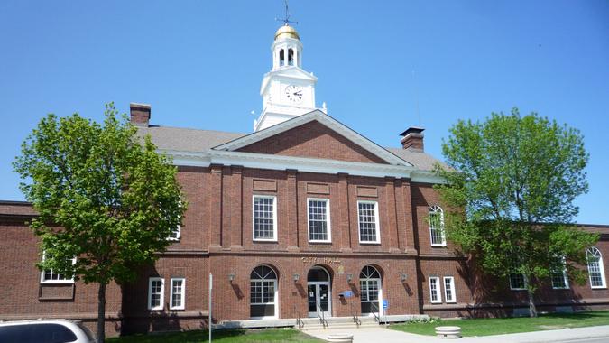 Fergus Falls, Minn. City Hall, Fergus Falls, Minnesota, USA.