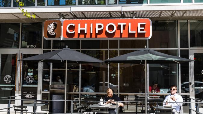 9 Secret Ways To Save Money at Chipotle