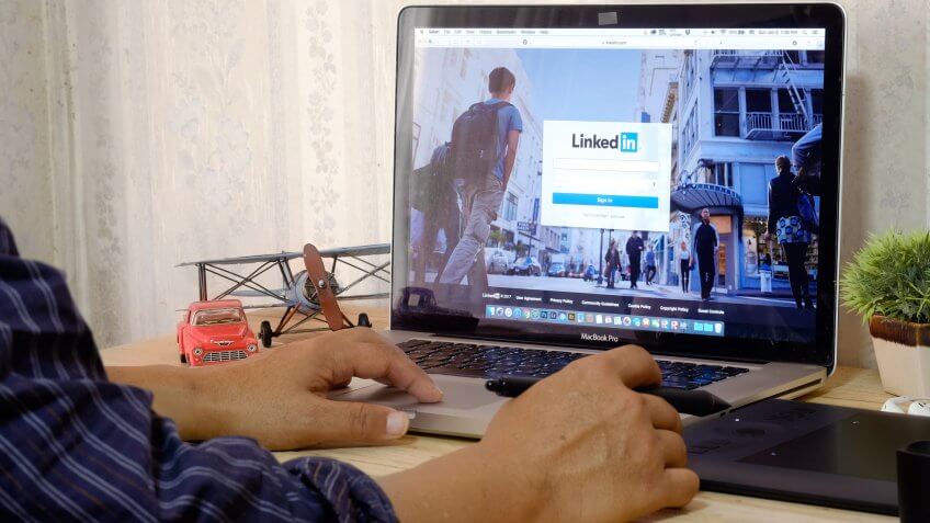 Apple Macbook pro LinkedIn